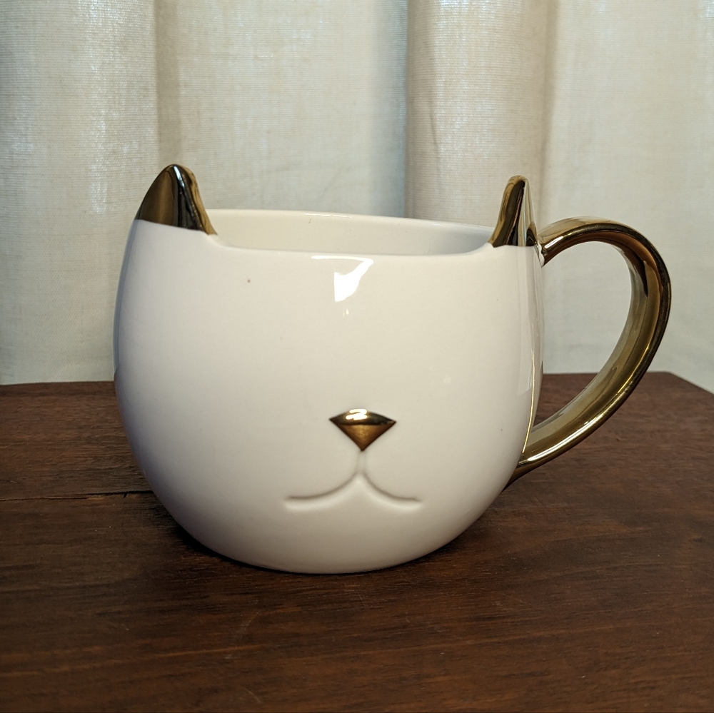 Pinky Up white Chloe ceramic cat coffee mug